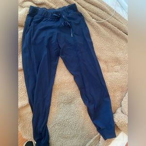 Lululemon navy blue joggers size 6